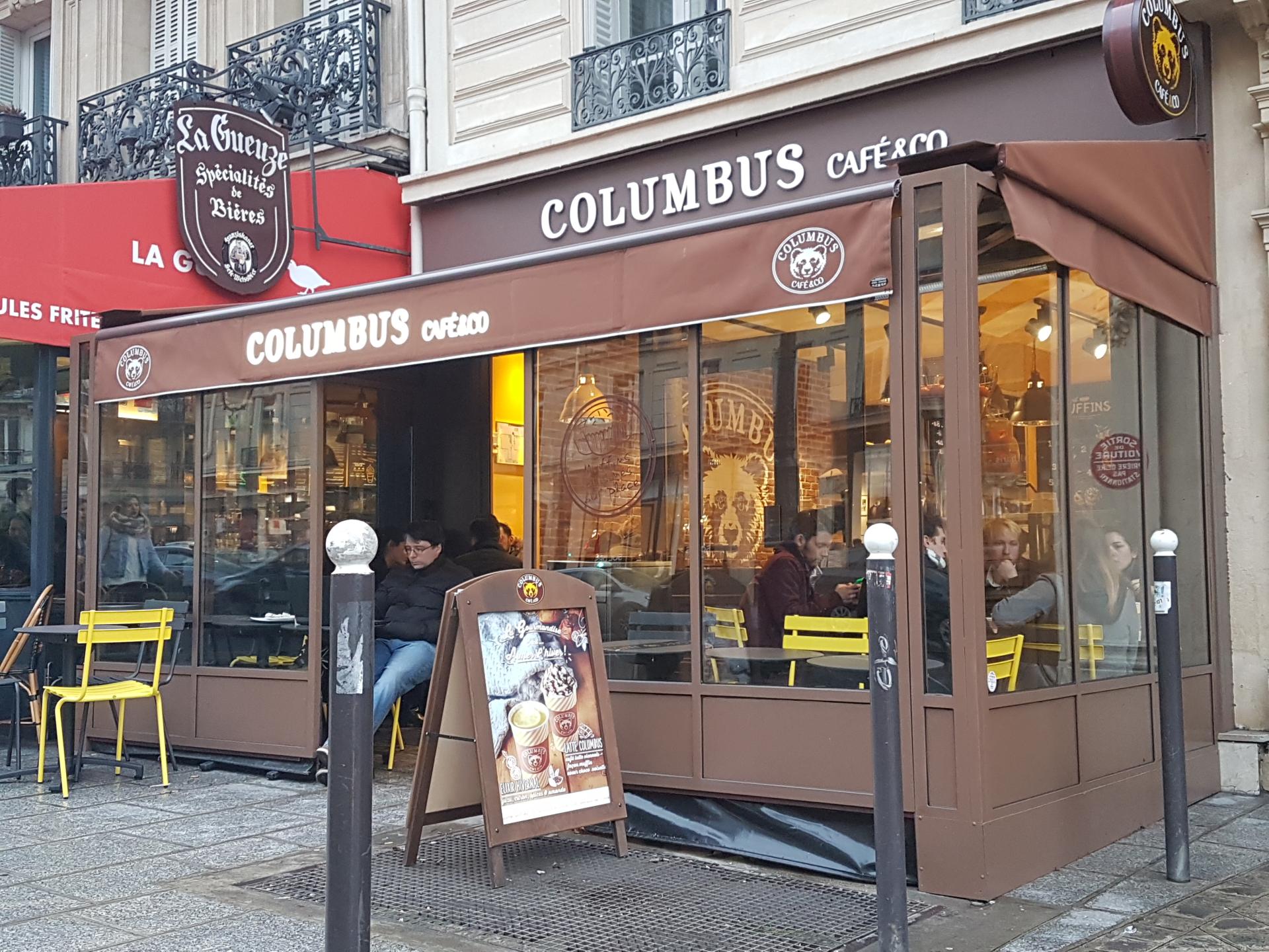 terrasse Columbus café, store, lambrequin lumineux, paravent et joues