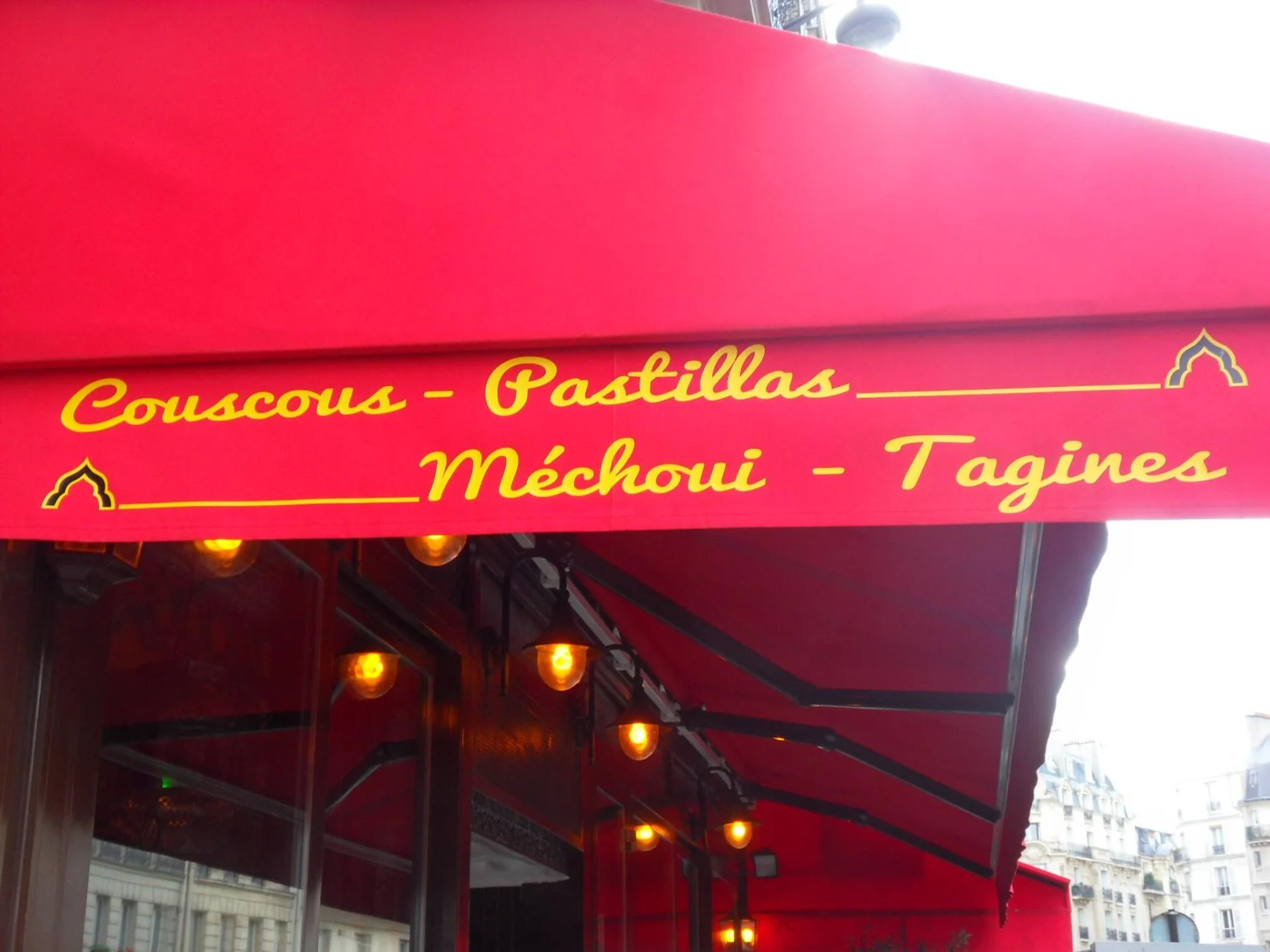 Joue fixe personnalisation de lambrequin restaurant founti agadir paris by va enseignes jpg